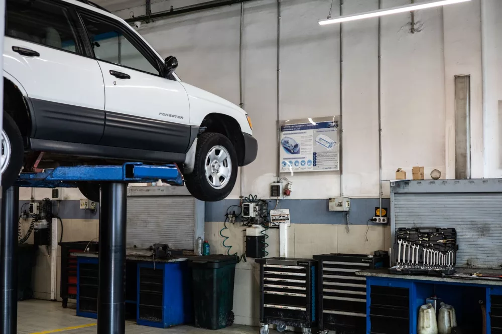 Les Schwab: The Tire Company That Built a Community, One Flat at a Time